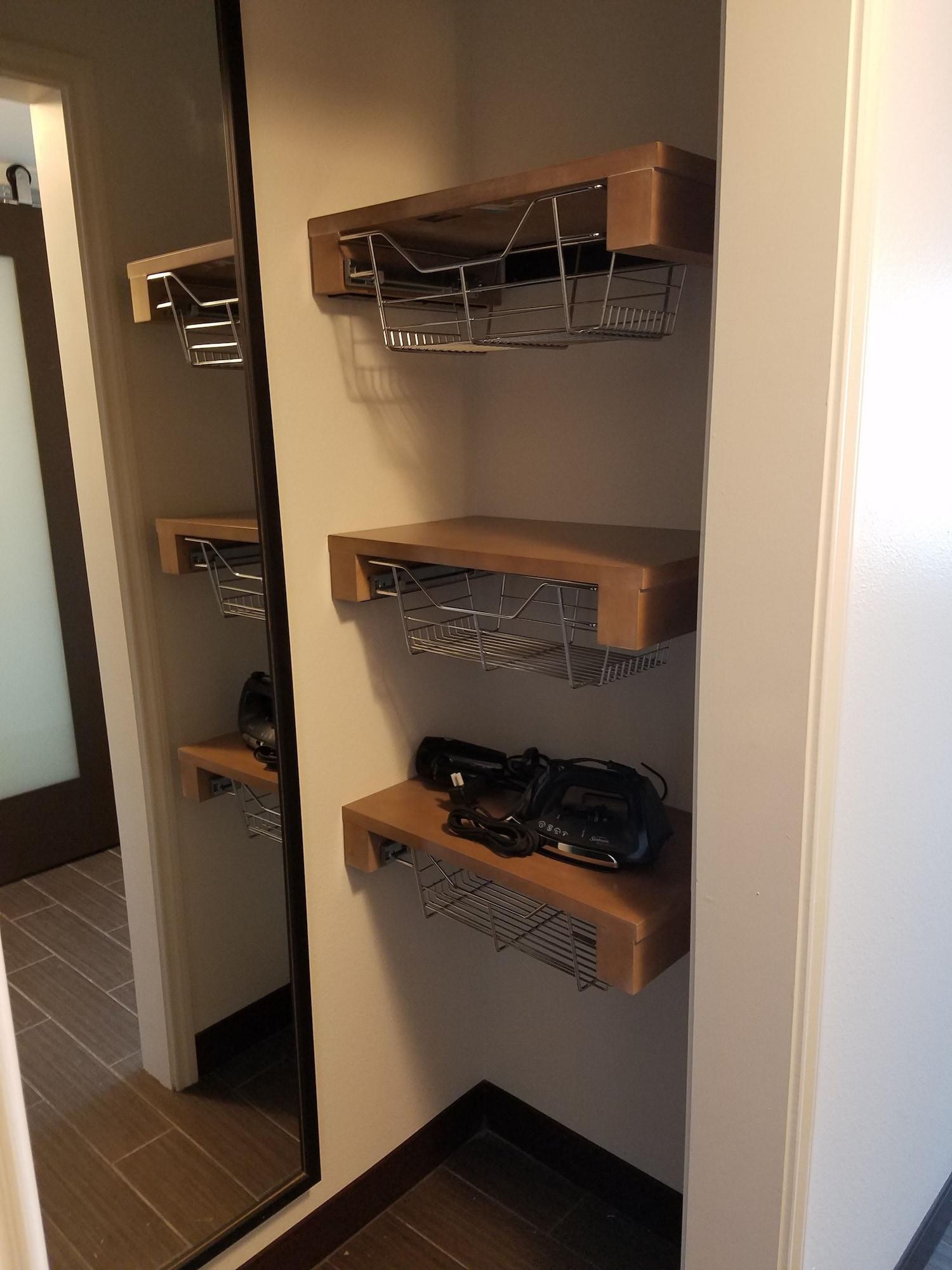 Kozy Houston North Hotel 3*