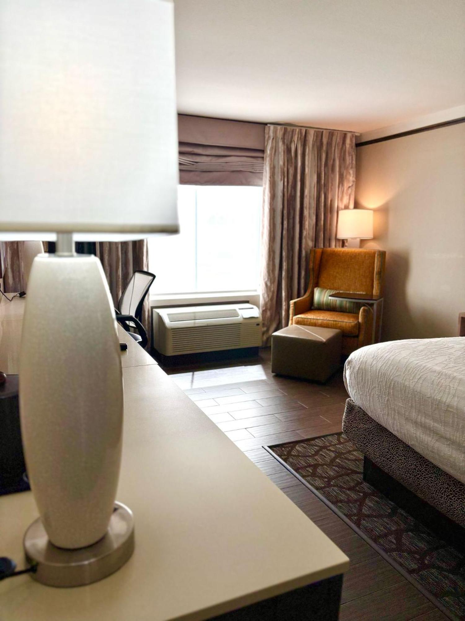 Kozy Houston North Hotel 3*