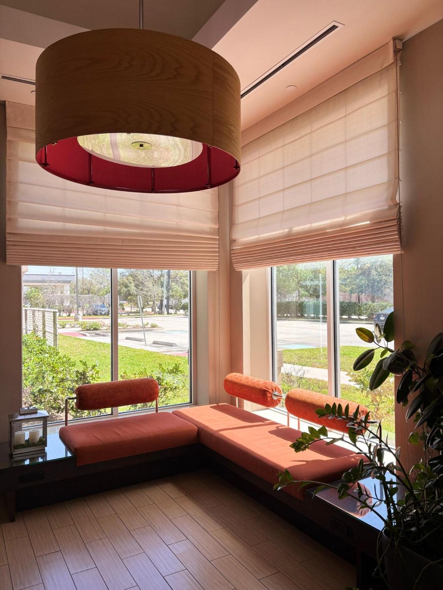 Kozy Houston North Hotel